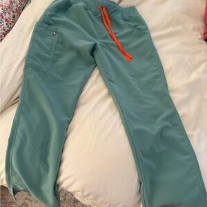 Figs Women’s Kade Cargo Scrub Pant